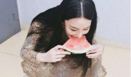 吃瓜裙分享,揭秘娱乐圈幕后故事，带你走进明星们的真实生活